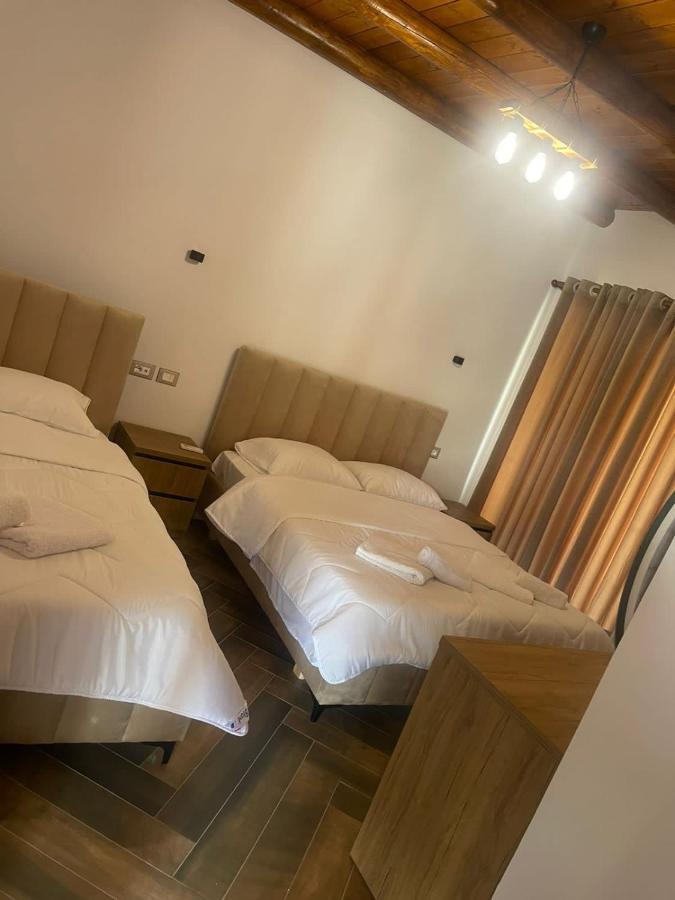 Guest House Bracaj Zhaban Eksteriør bilde